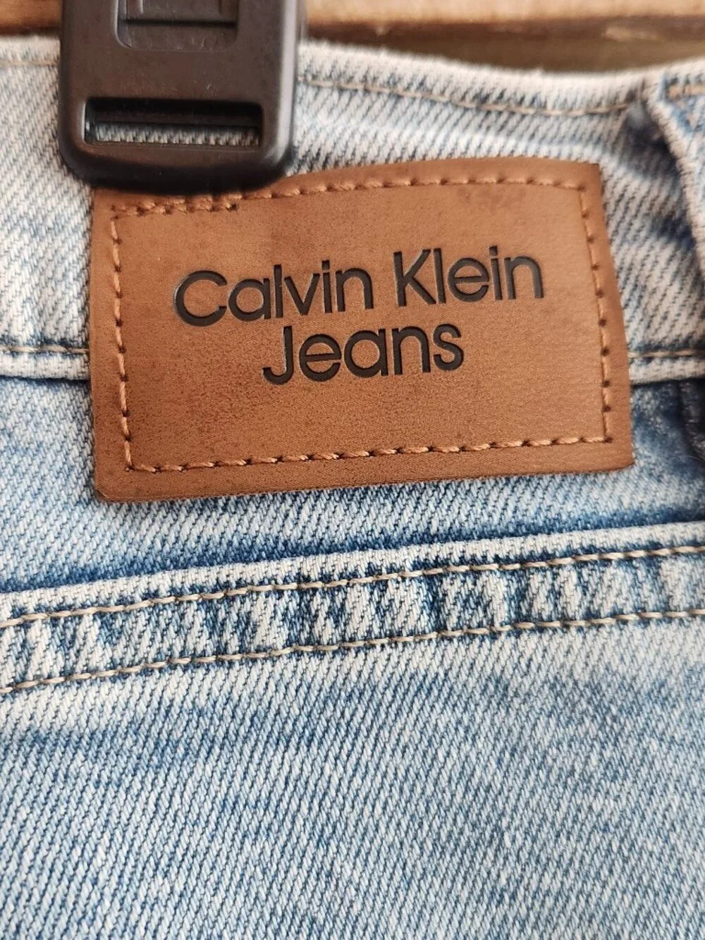 Calvin Klein Mid-rise Straight Leg 5-pocket Jeans | Size 16